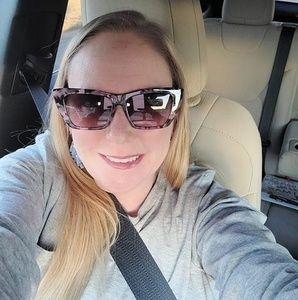 Meet your Posher, Alison